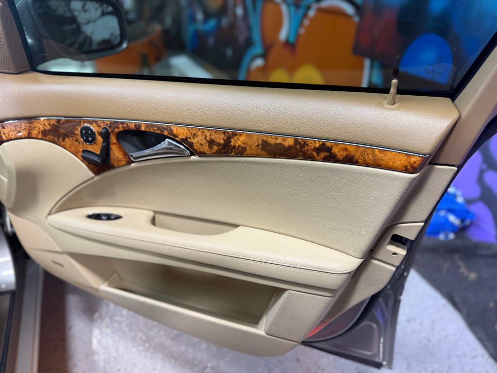 2008 Mercedes-Benz E-Class Image 22