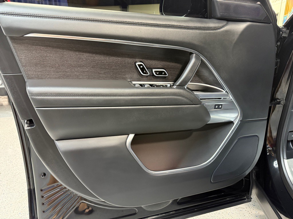 2025 Land Rover Range Rover Image 16