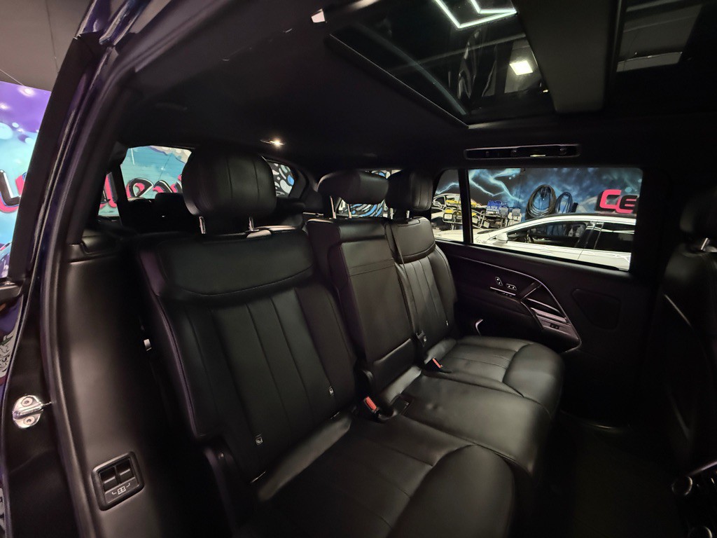 2025 Land Rover Range Rover Image 32