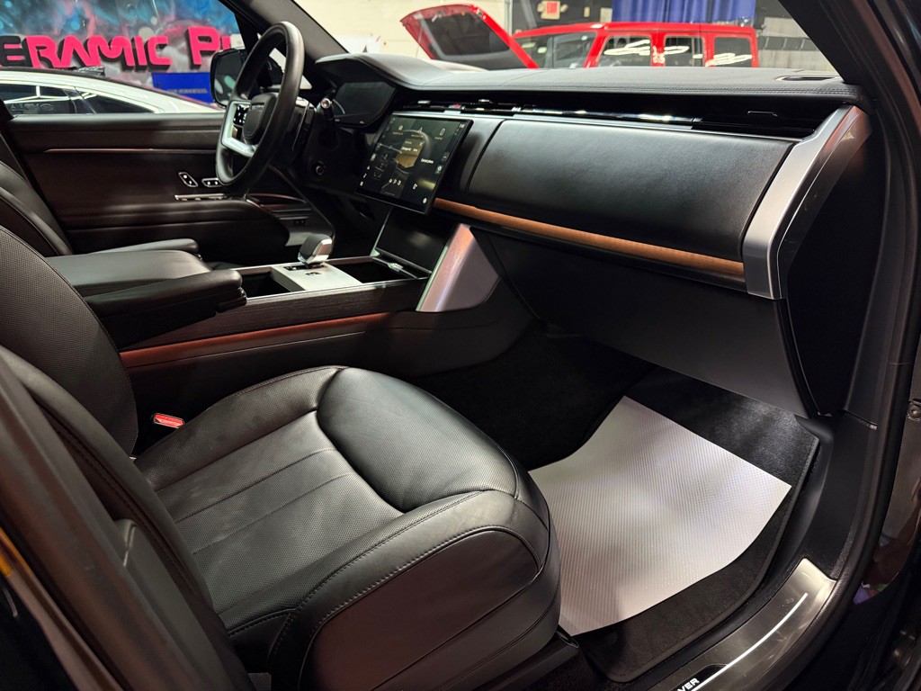 2025 Land Rover Range Rover Image 35