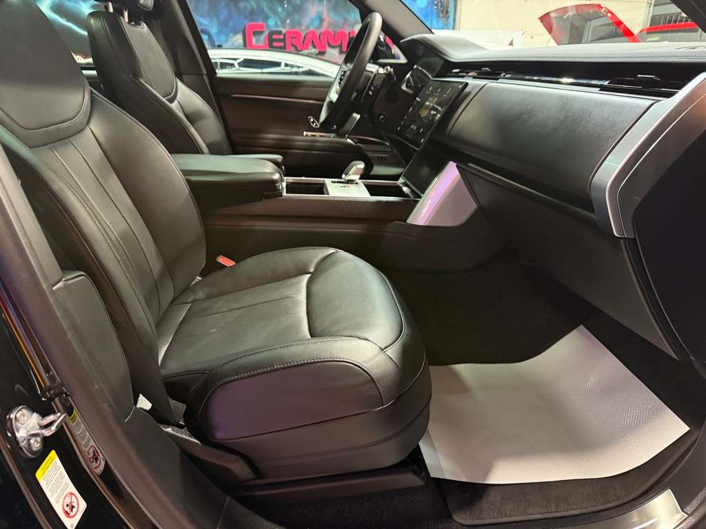 2025 Land Rover Range Rover Image 36