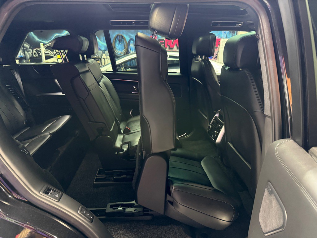 2025 Land Rover Range Rover Image 40