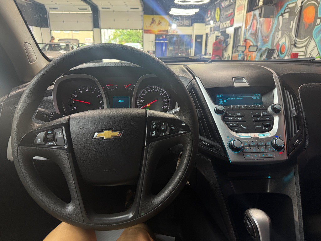 2015 Chevrolet Equinox Image 14