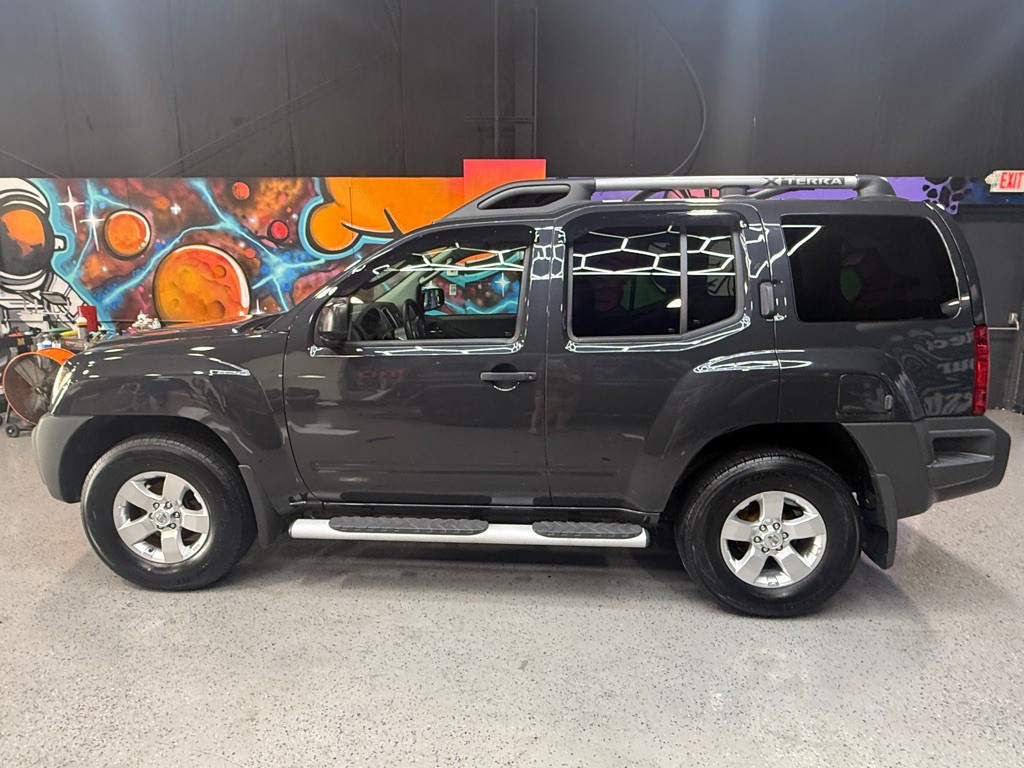 2010 Nissan Xterra Image 2