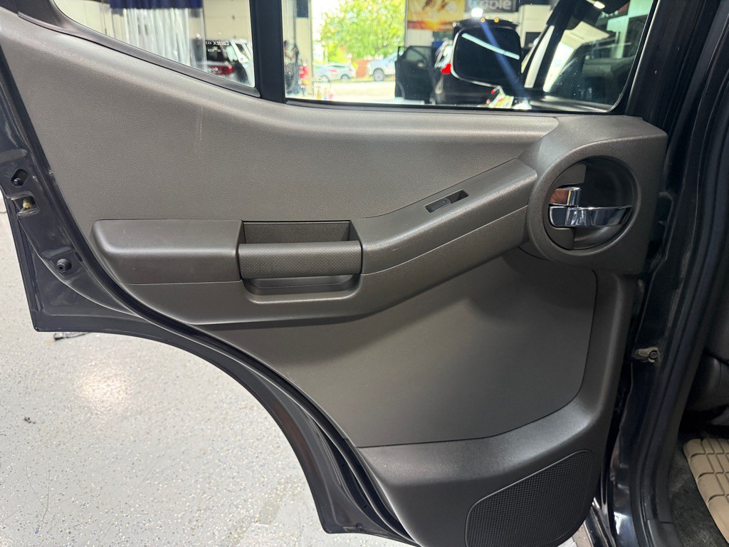 2010 Nissan Xterra Image 16
