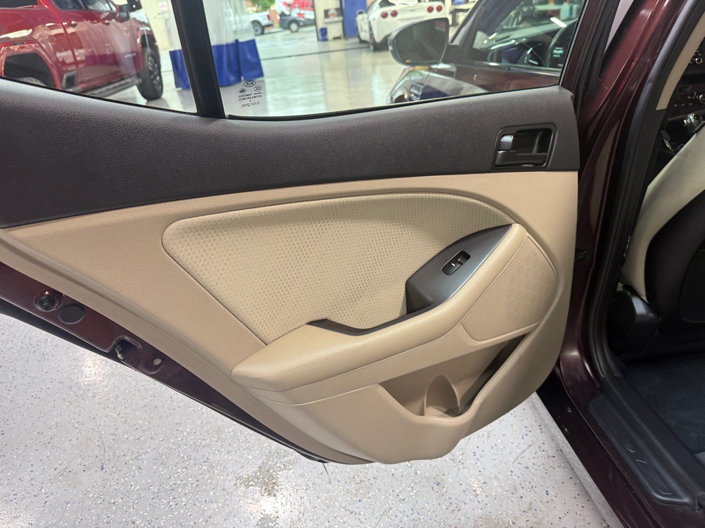 2012 Kia Optima Image 17