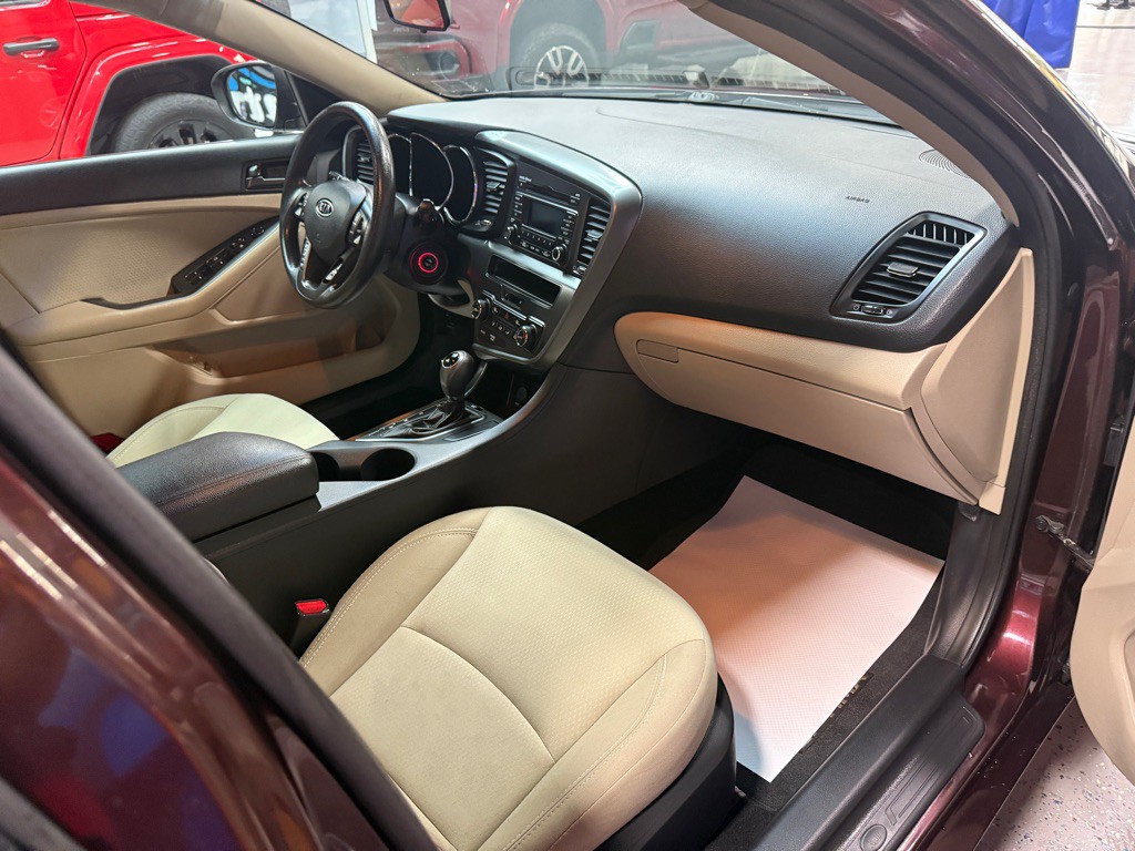 2012 Kia Optima Image 21