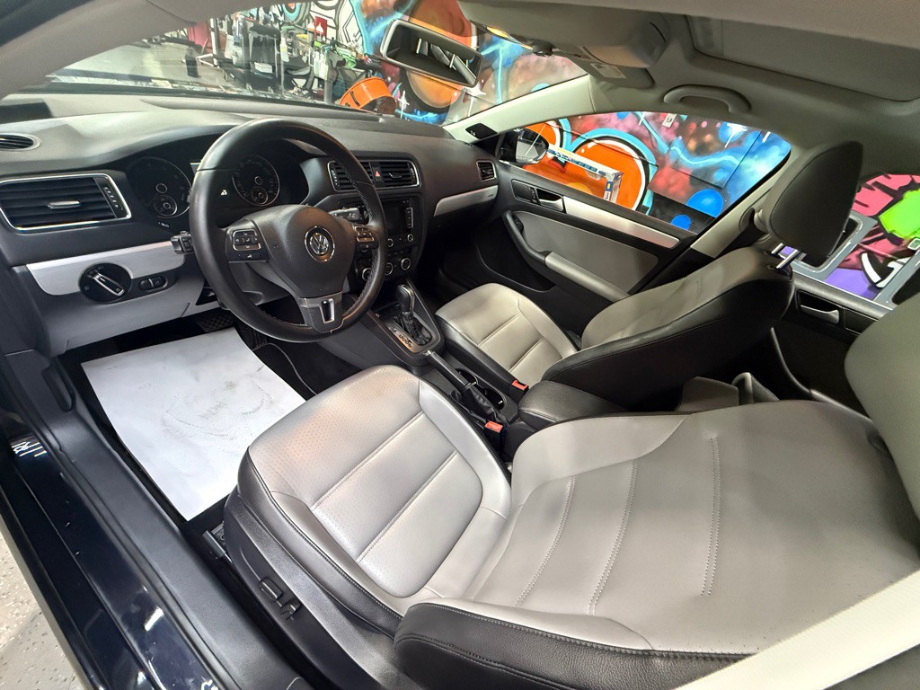 2014 Volkswagen Jetta Image 9