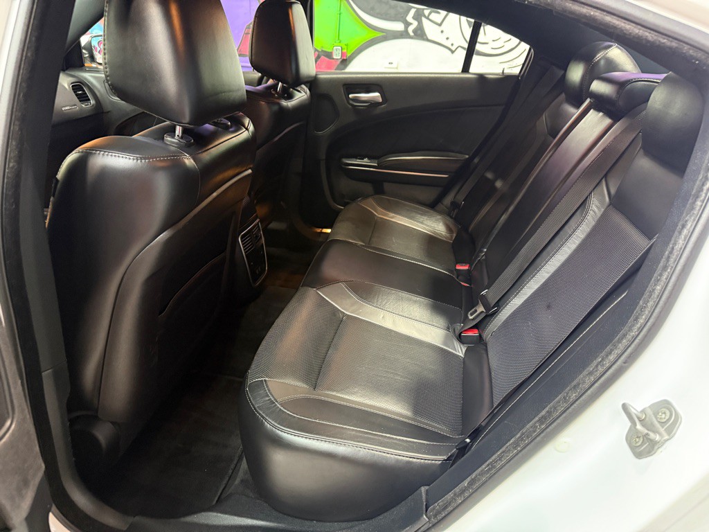 2015 Dodge Charger Image 14