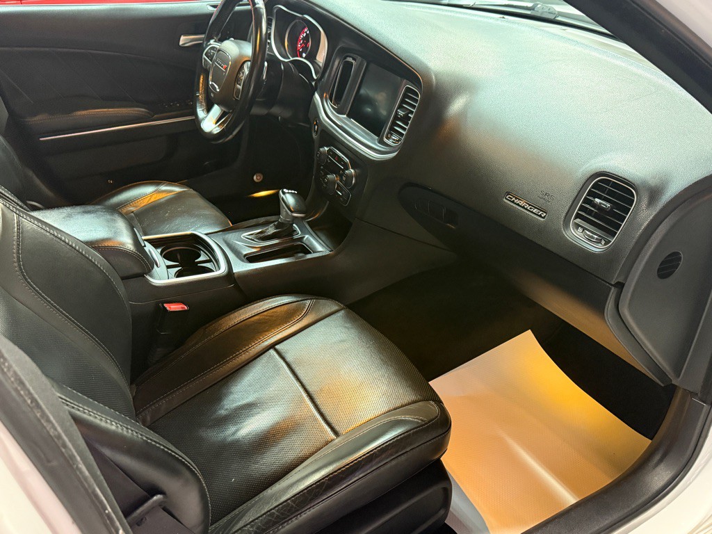 2015 Dodge Charger Image 20