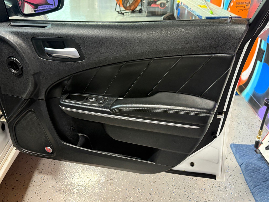 2015 Dodge Charger Image 21