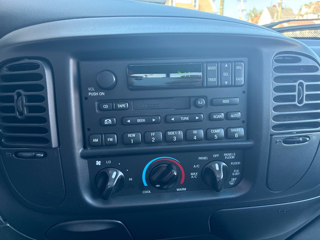 2001 Ford F-150 Image 21