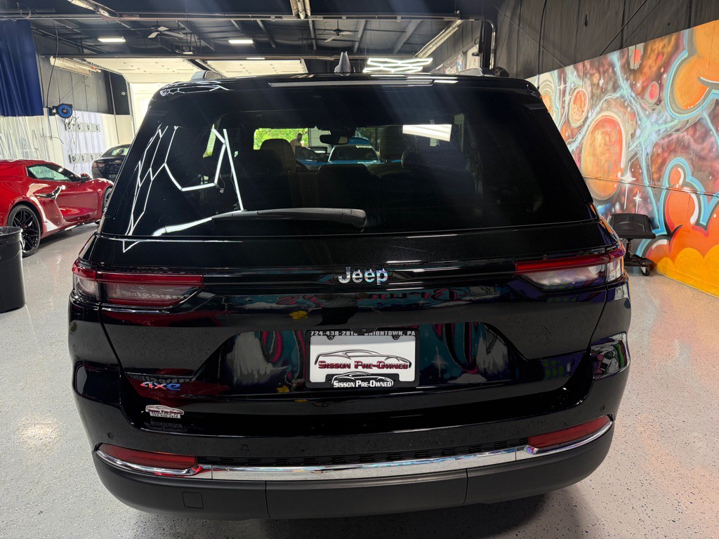 2023 Jeep Grand Cherokee Image 9