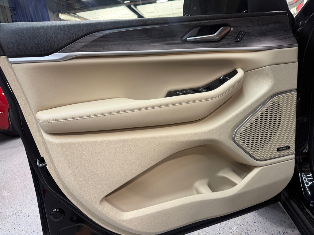 2023 Jeep Grand Cherokee Image 12