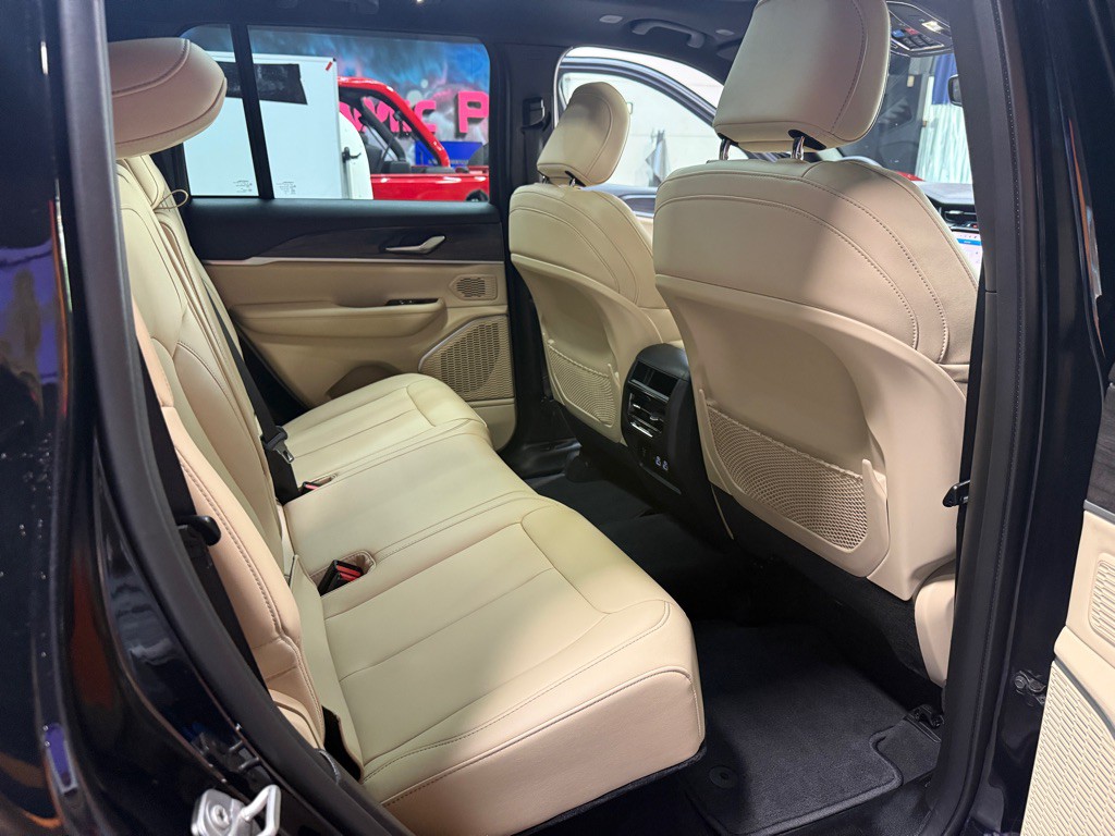 2023 Jeep Grand Cherokee Image 21