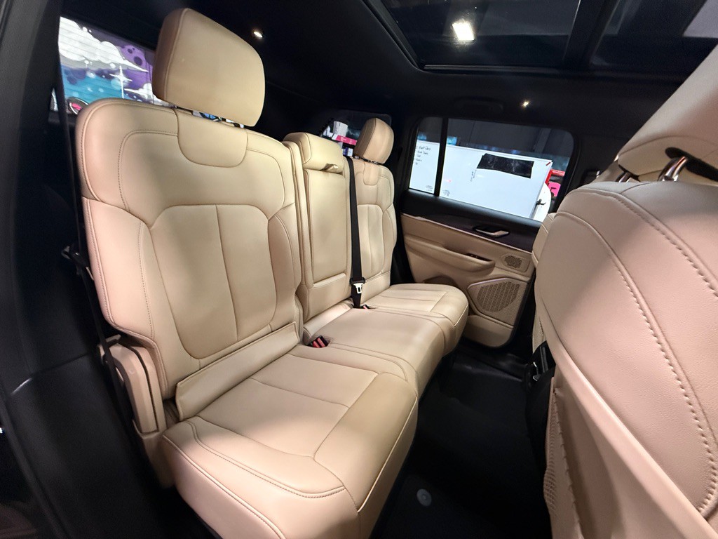 2023 Jeep Grand Cherokee Image 23