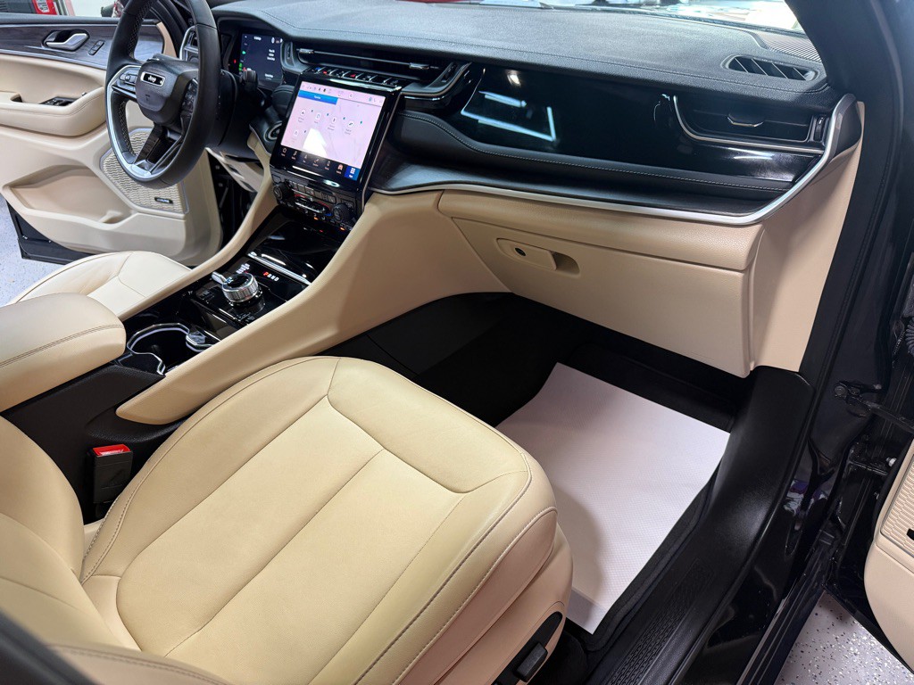 2023 Jeep Grand Cherokee Image 24
