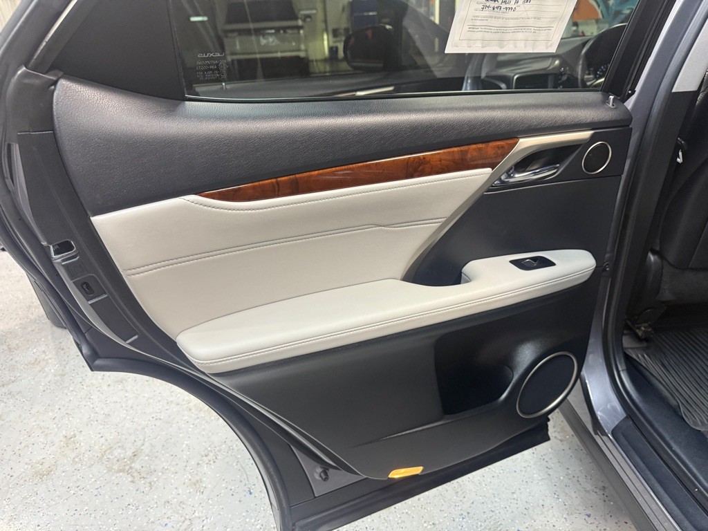 2019 Lexus RX Image 16