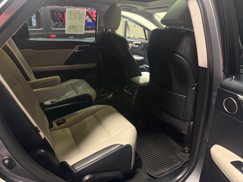 2019 Lexus RX Image 18