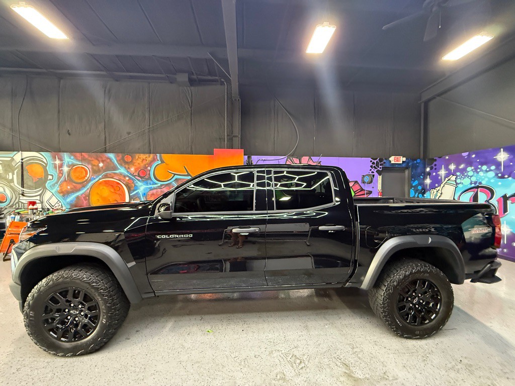 2023 Chevrolet Colorado Image 2