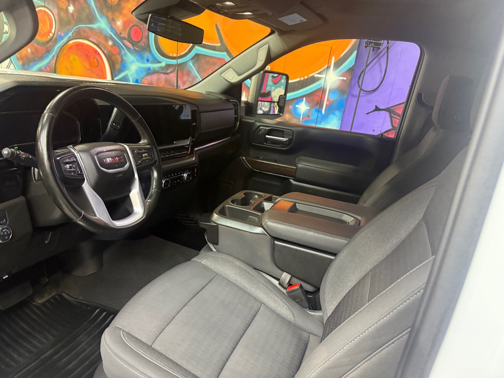 2024 GMC Sierra Image 9