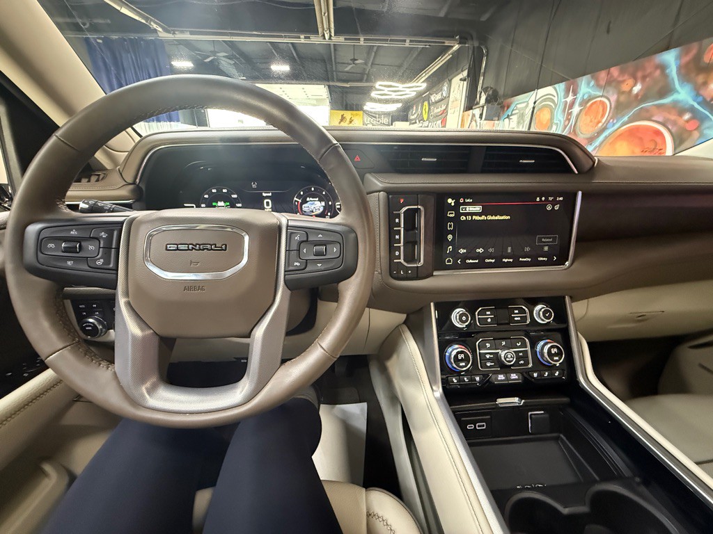 2023 GMC Yukon Image 17