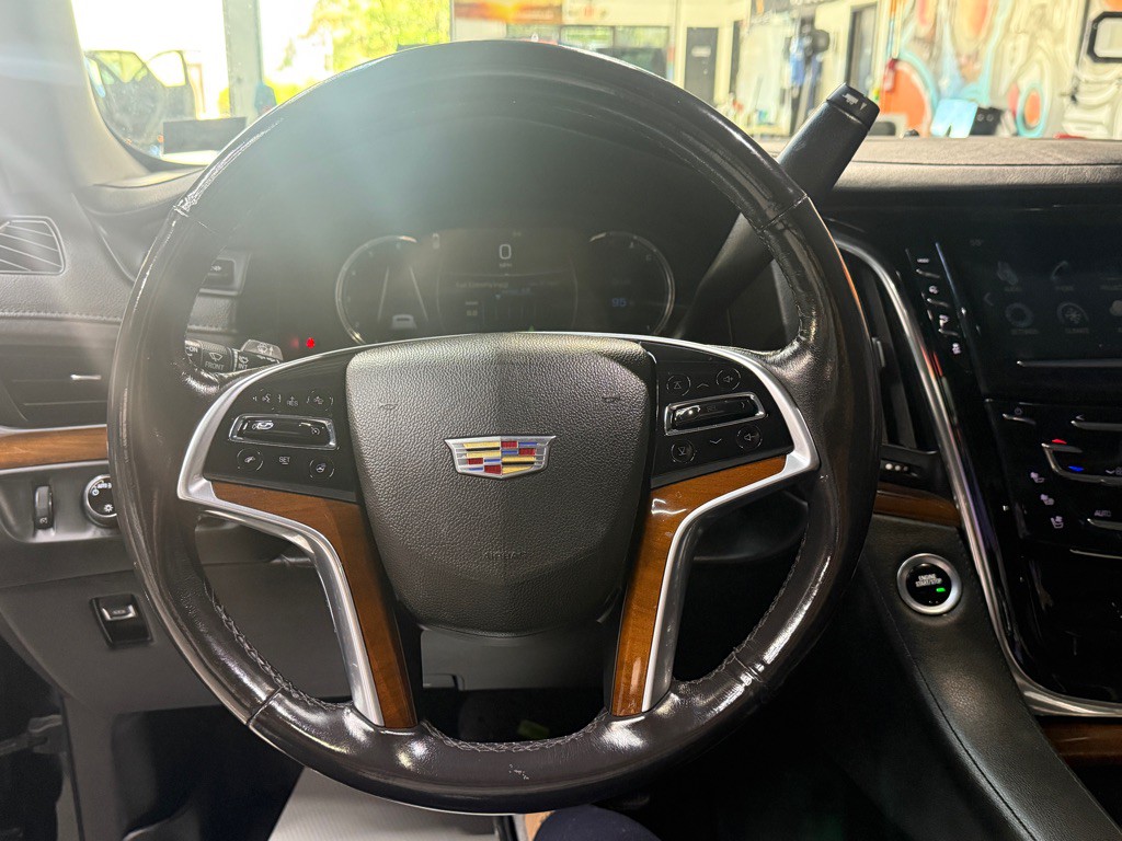 2019 Cadillac Escalade Image 13