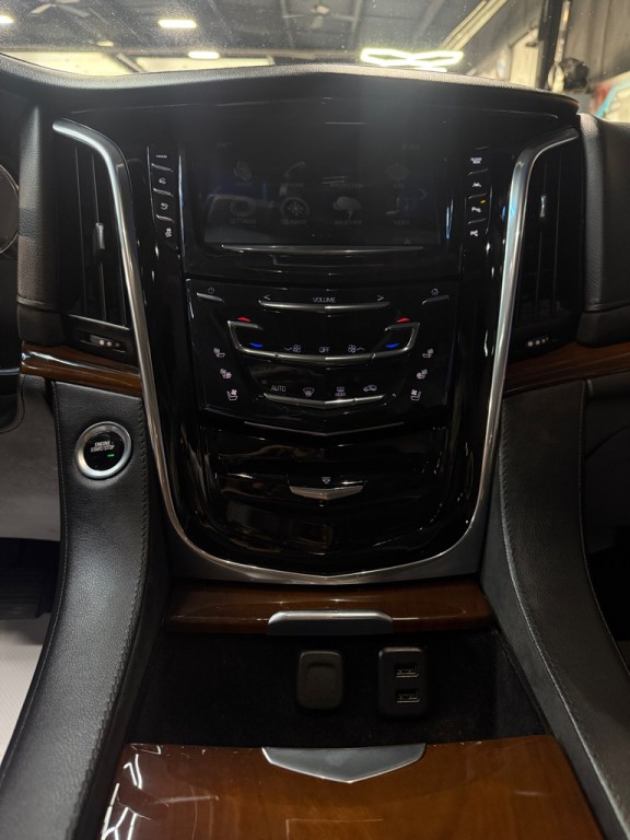 2019 Cadillac Escalade Image 15
