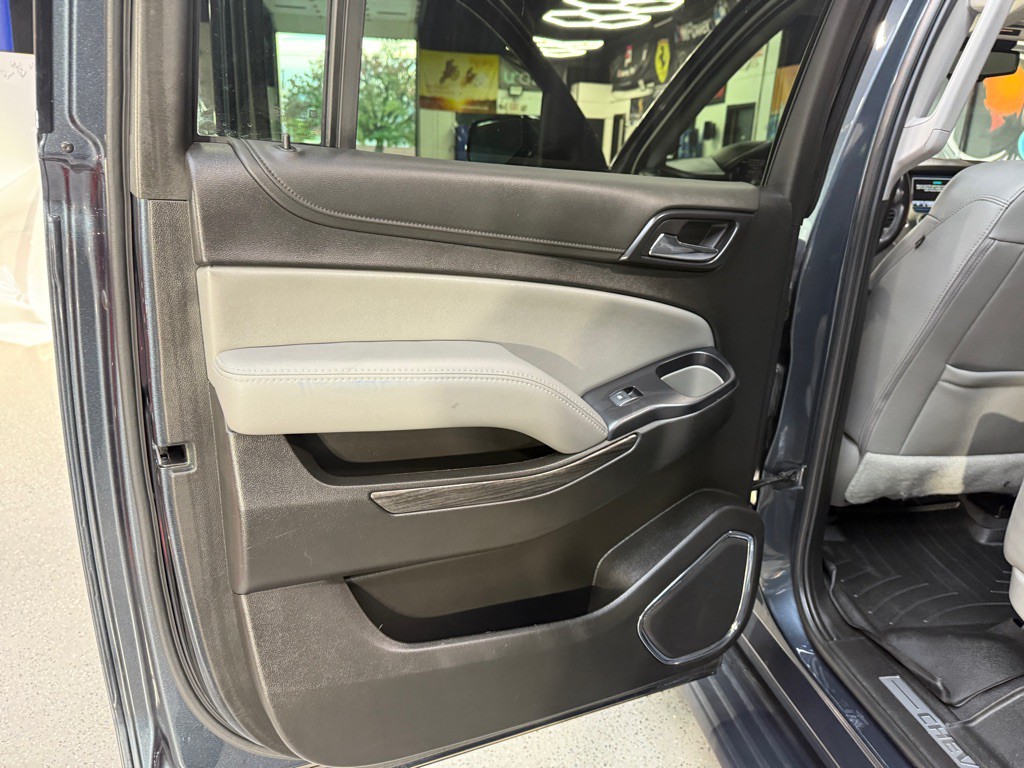 2019 Chevrolet Suburban Image 16