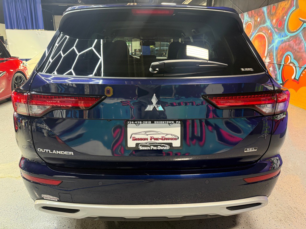 2022 Mitsubishi Outlander Image 5