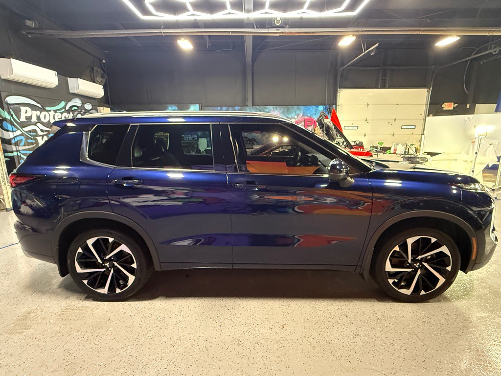 2022 Mitsubishi Outlander Image 6