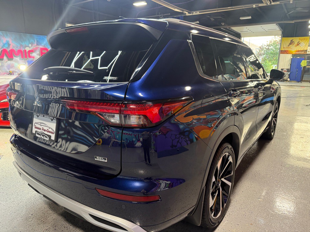 2022 Mitsubishi Outlander Image 7