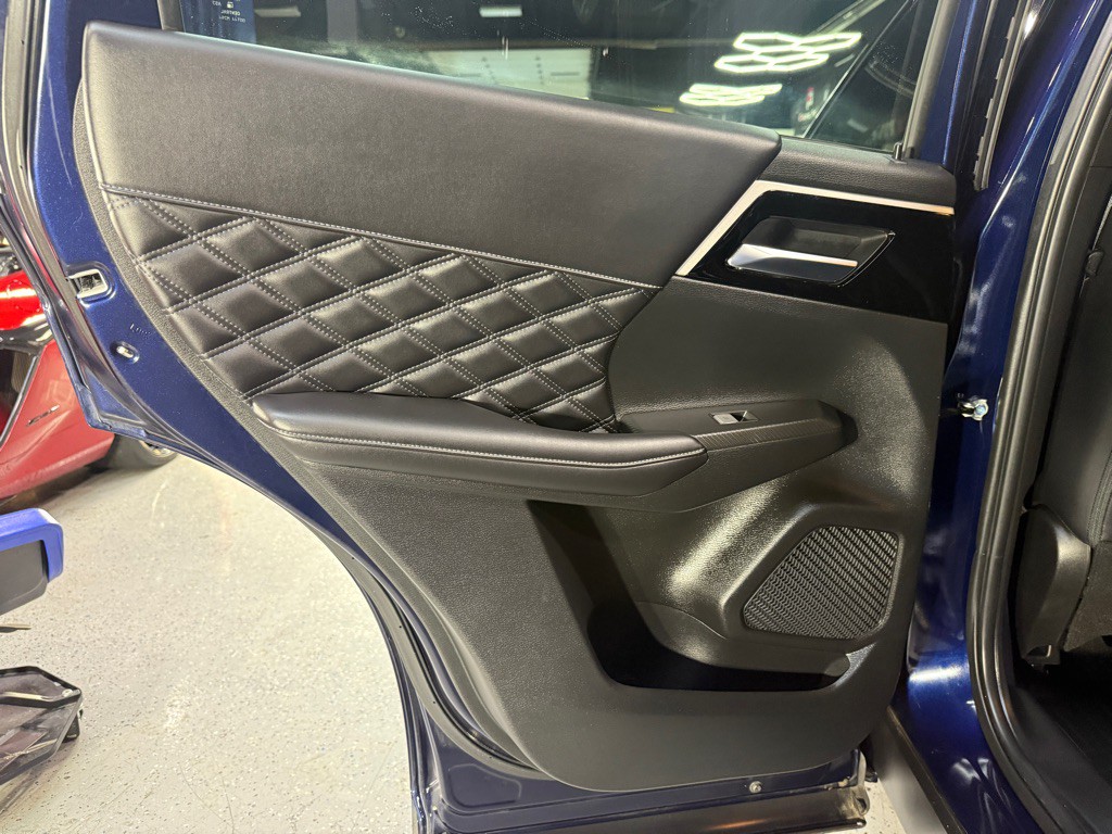2022 Mitsubishi Outlander Image 16