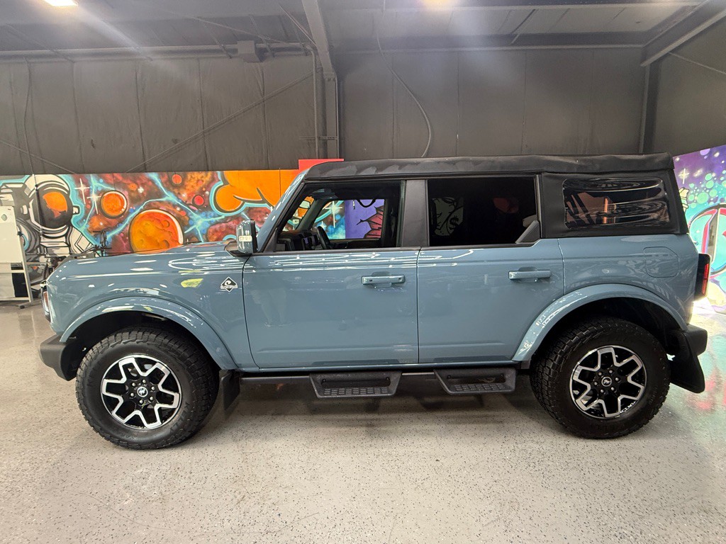2023 Ford Bronco Image 2