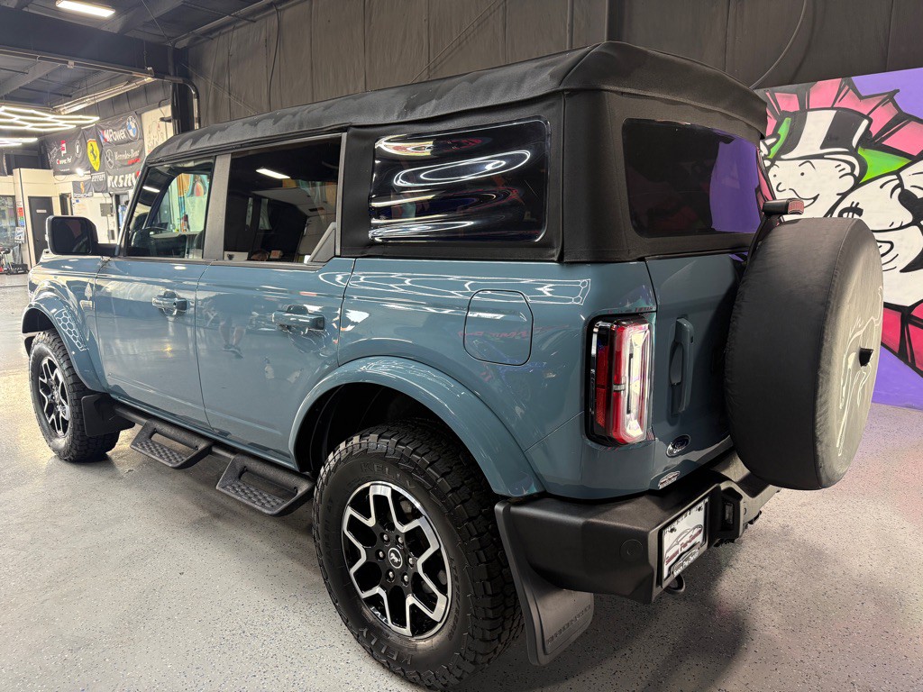 2023 Ford Bronco Image 3