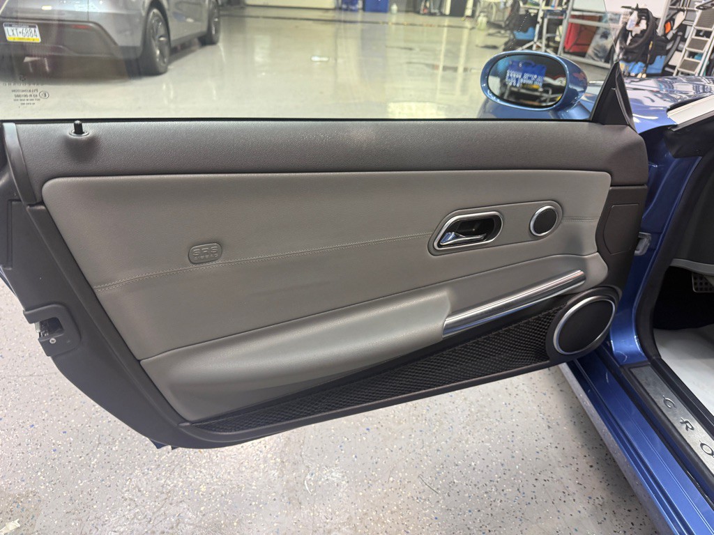 2007 Chrysler Crossfire Image 10