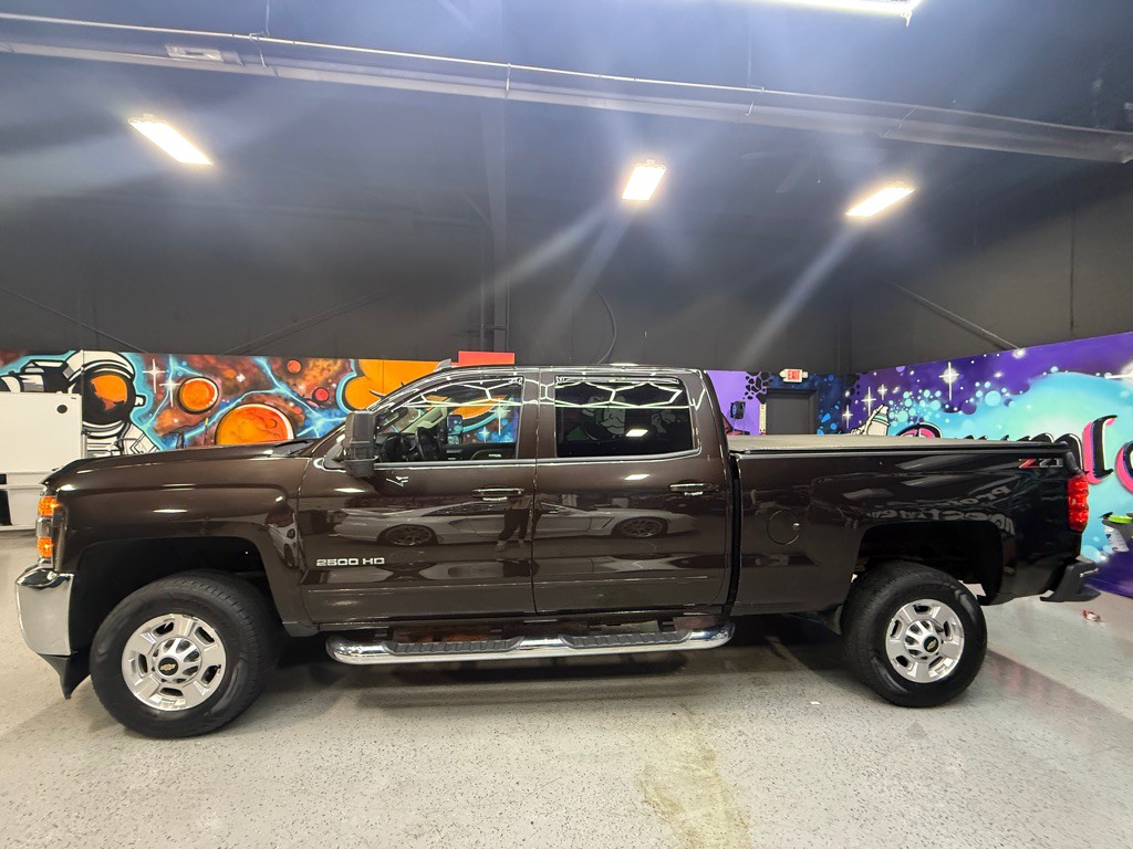 2019 Chevrolet Silverado 1500 Image 2