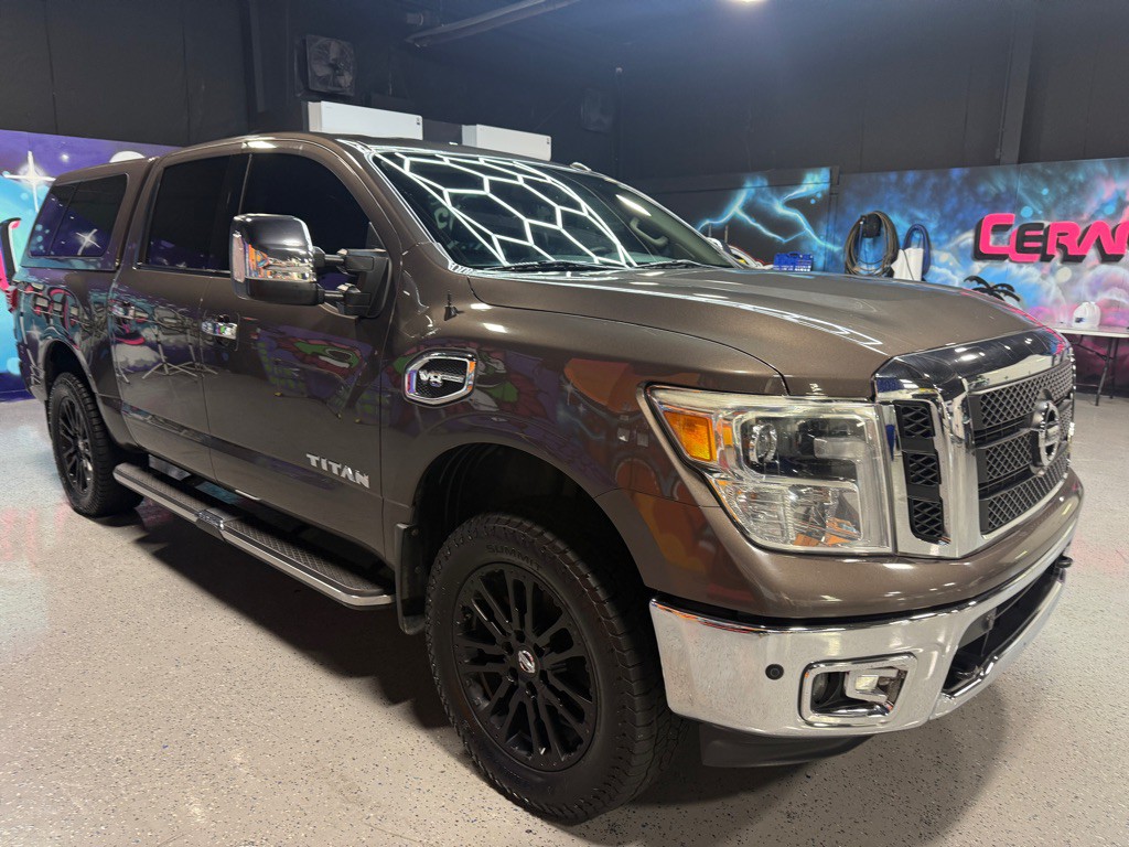 2017 Nissan Titan Image 6