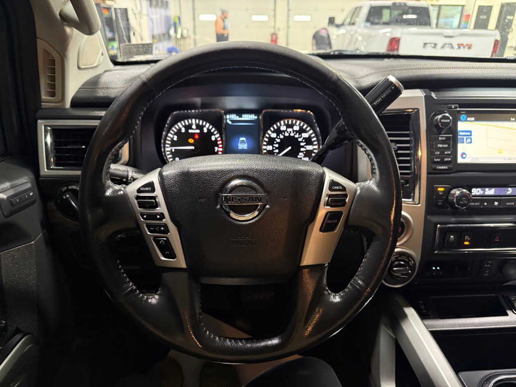 2017 Nissan Titan Image 9