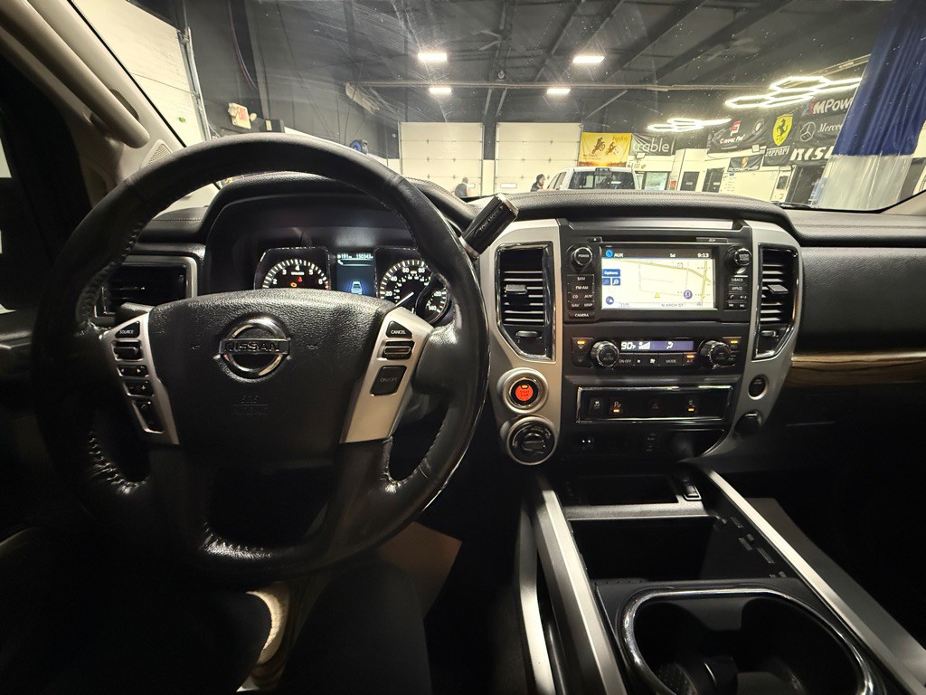 2017 Nissan Titan Image 11