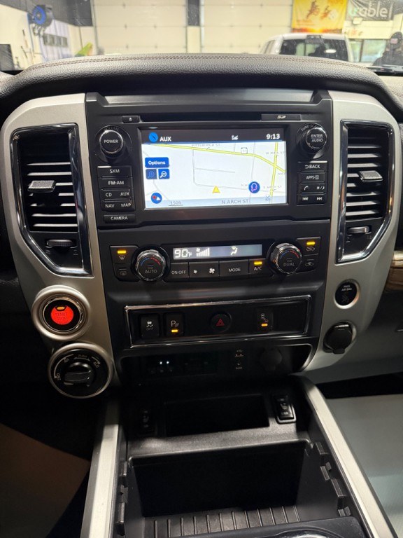 2017 Nissan Titan Image 12