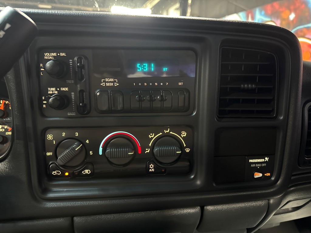2002 Chevrolet Silverado 1500 Image 11