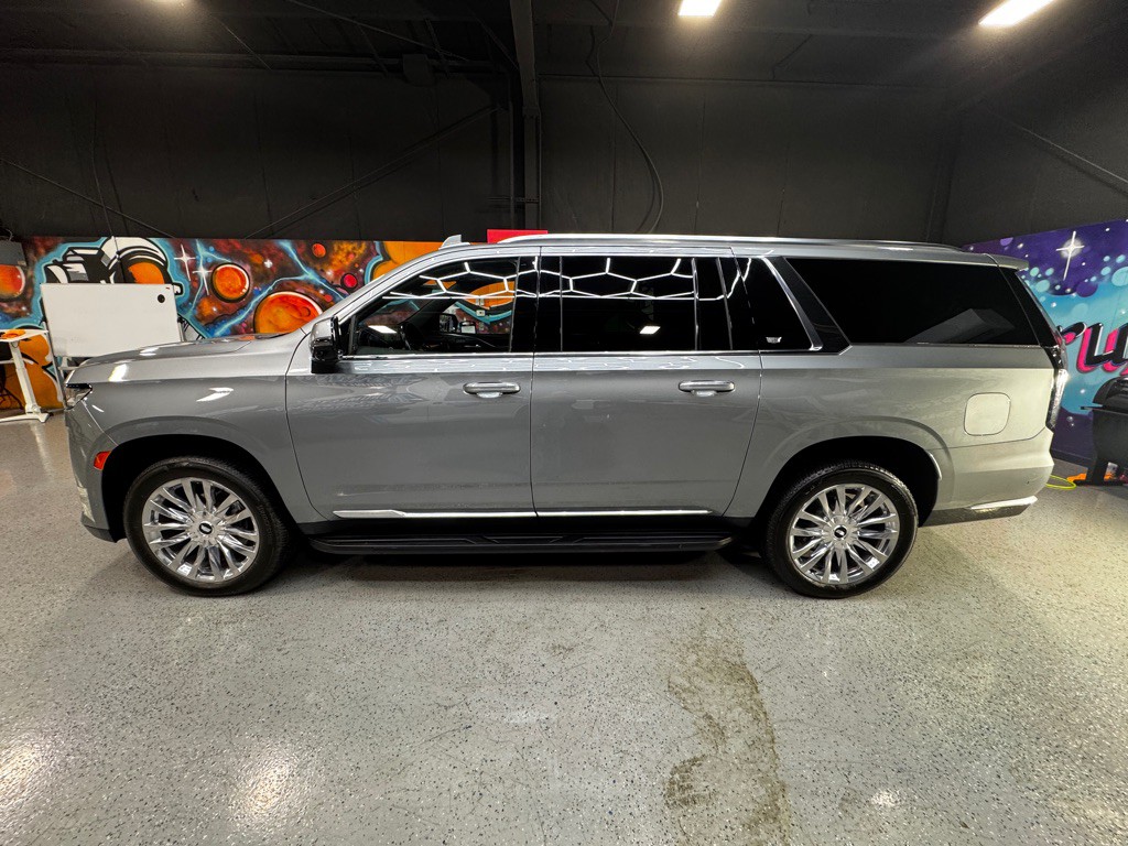 2023 Cadillac Escalade Image 2