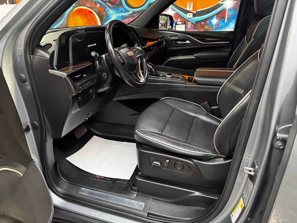 2023 Cadillac Escalade Image 9