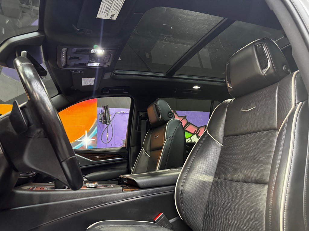 2023 Cadillac Escalade Image 10