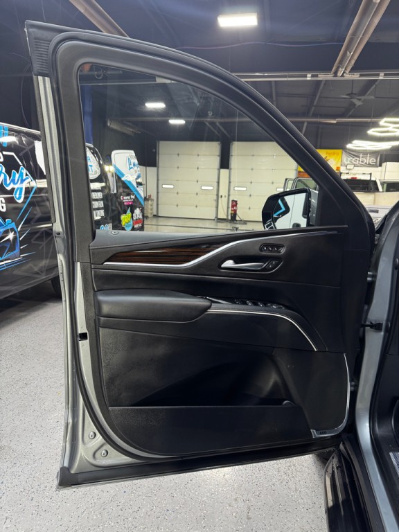 2023 Cadillac Escalade Image 11