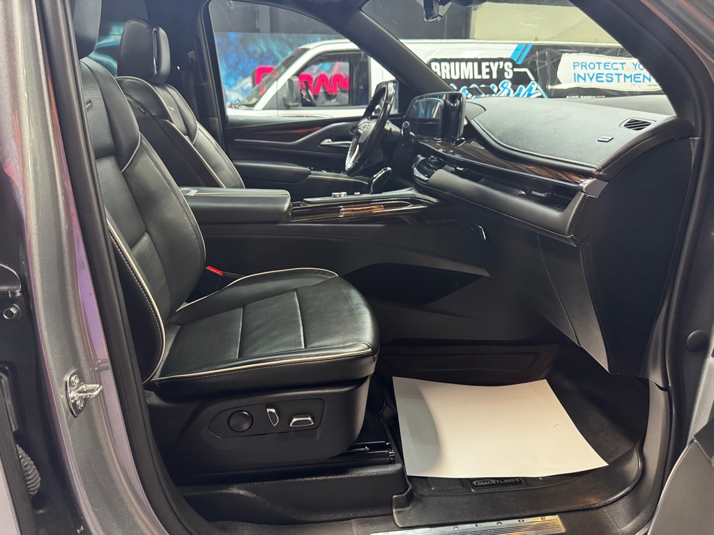 2023 Cadillac Escalade Image 21