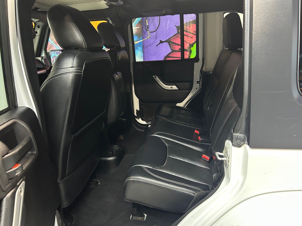 2013 Jeep Wrangler Unlimited Image 16