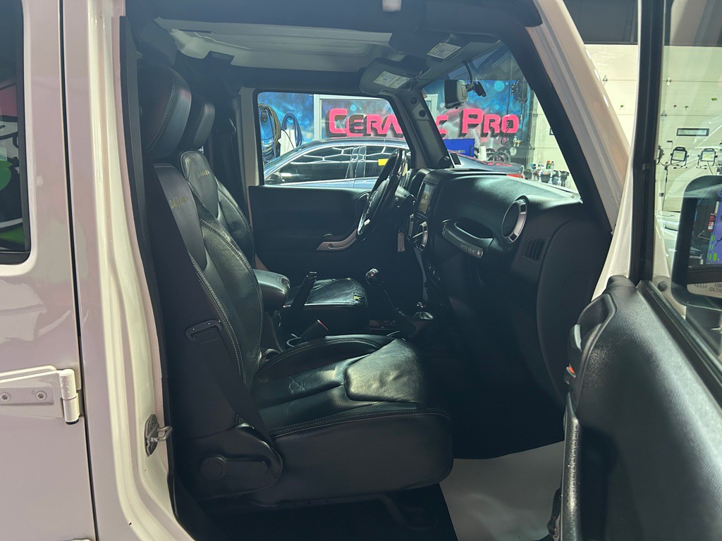 2013 Jeep Wrangler Unlimited Image 20