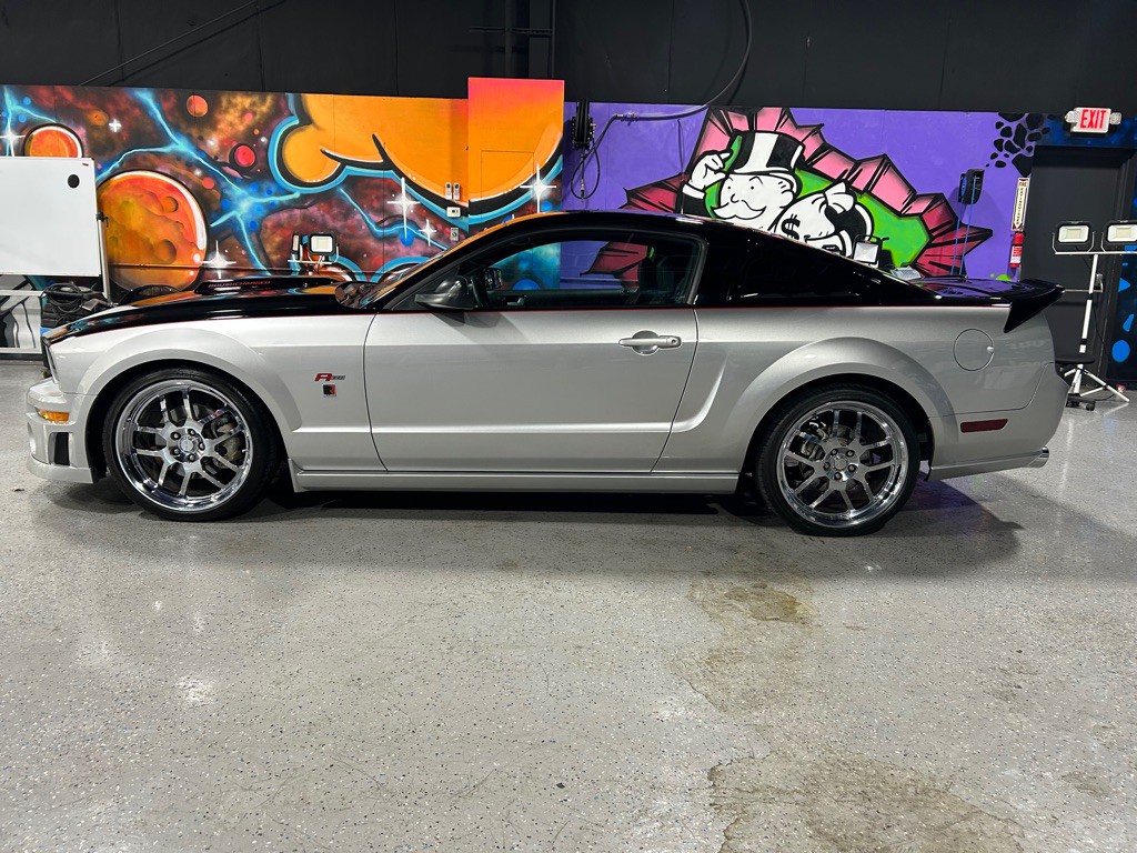 2009 Ford Mustang Image 2